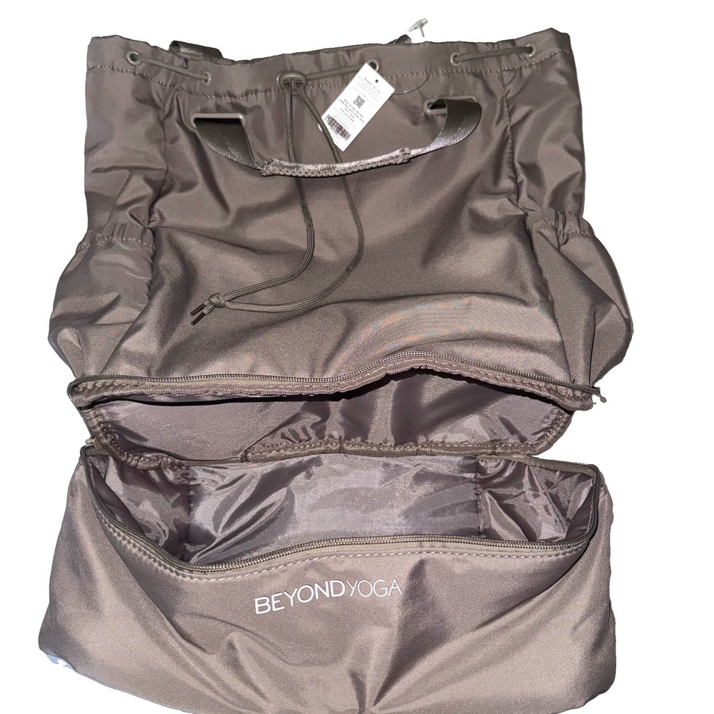 NWT Beyond Yoga Birch Taupe Convertible Backpack Gym Bag Yoga Carryall Neutral - Picture 6 of 7